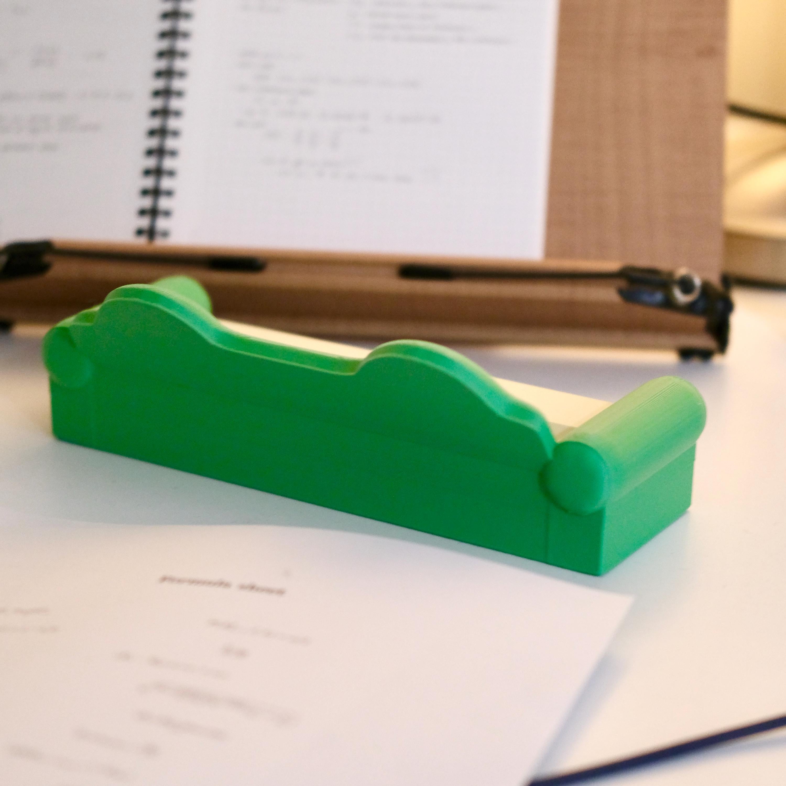 Froggy Couch Phone Stand
