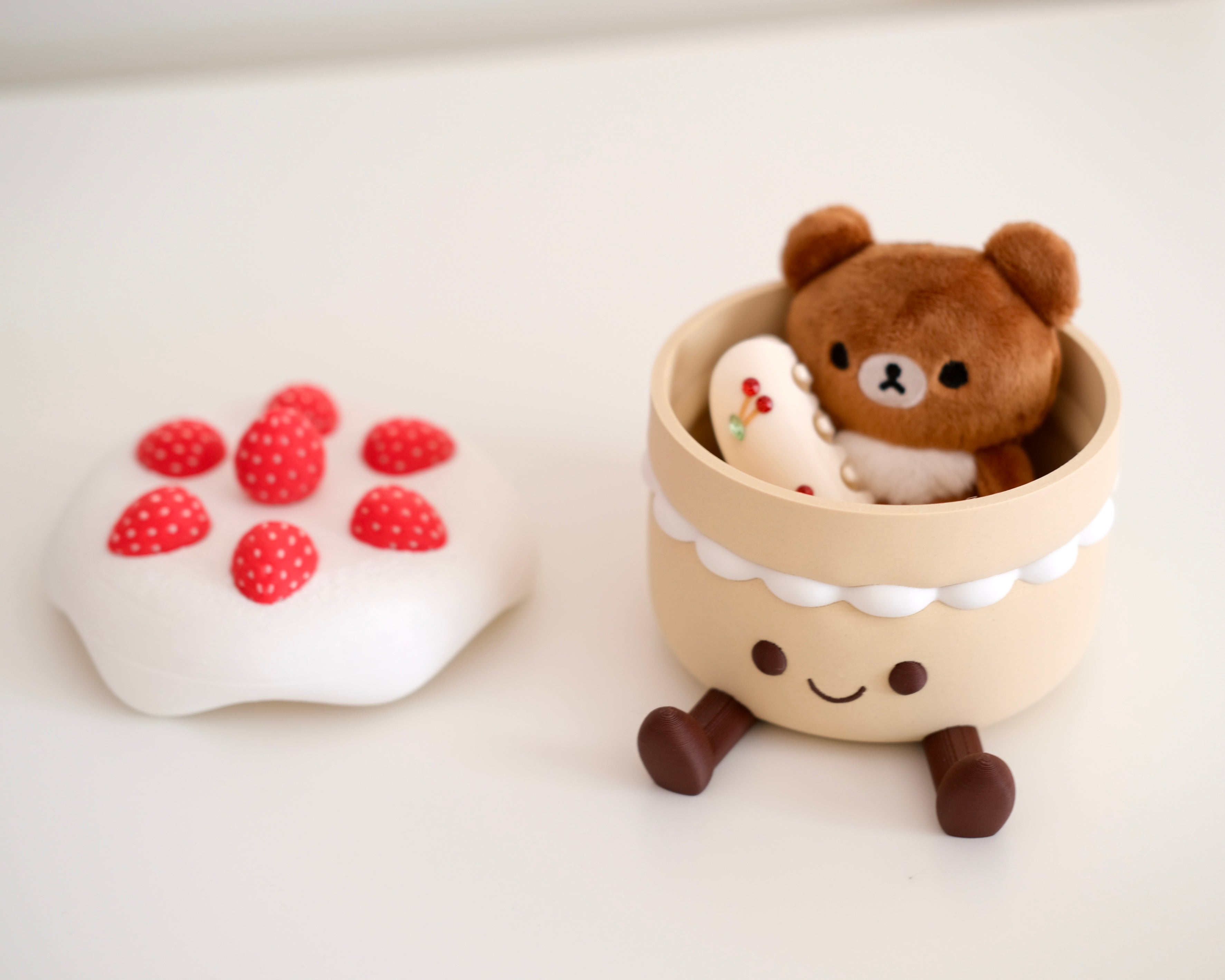 Strawberry Cake Storage Box