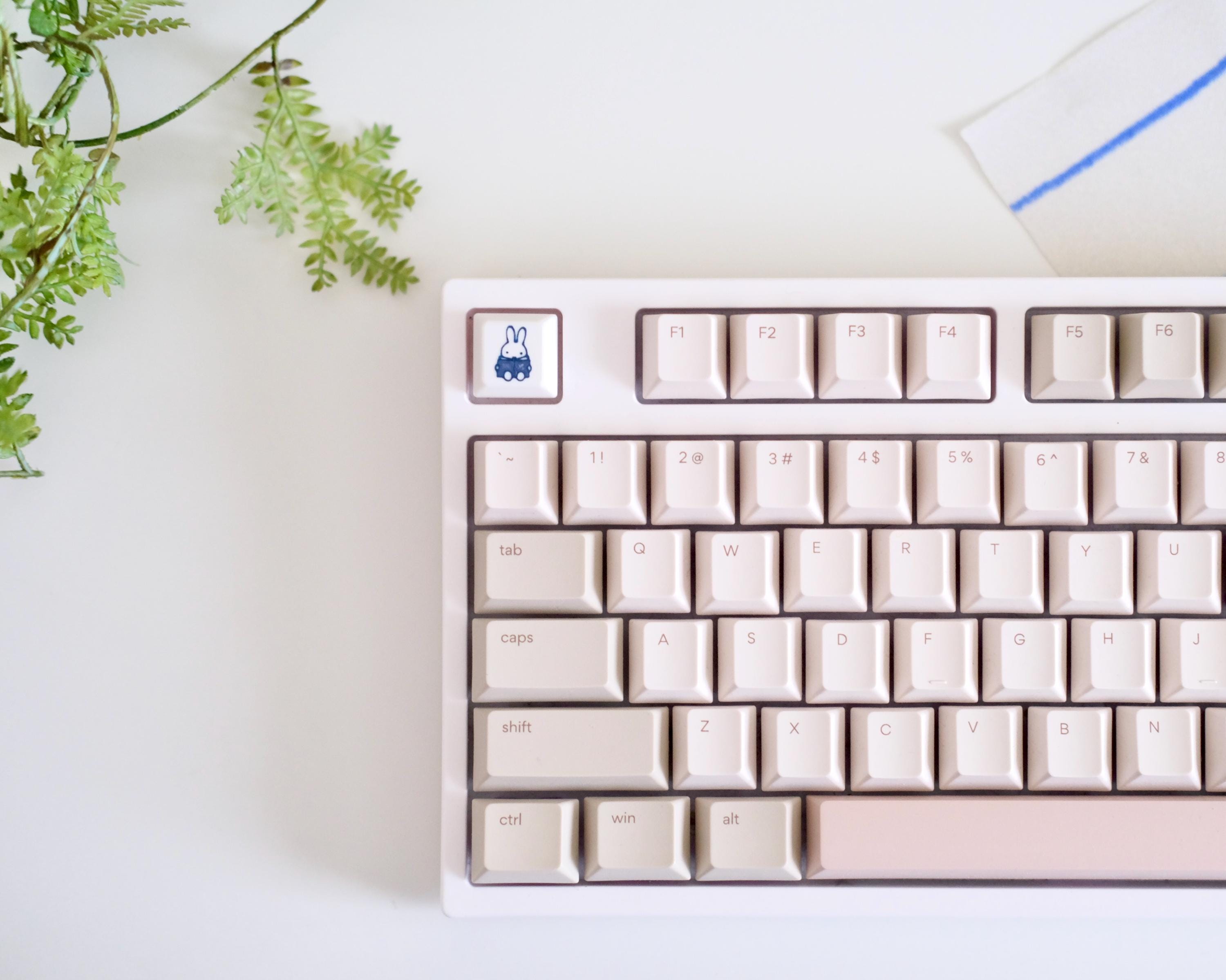 Miffy Inspired Reading Artisan Keycap | XDA Profile Cherry Stem