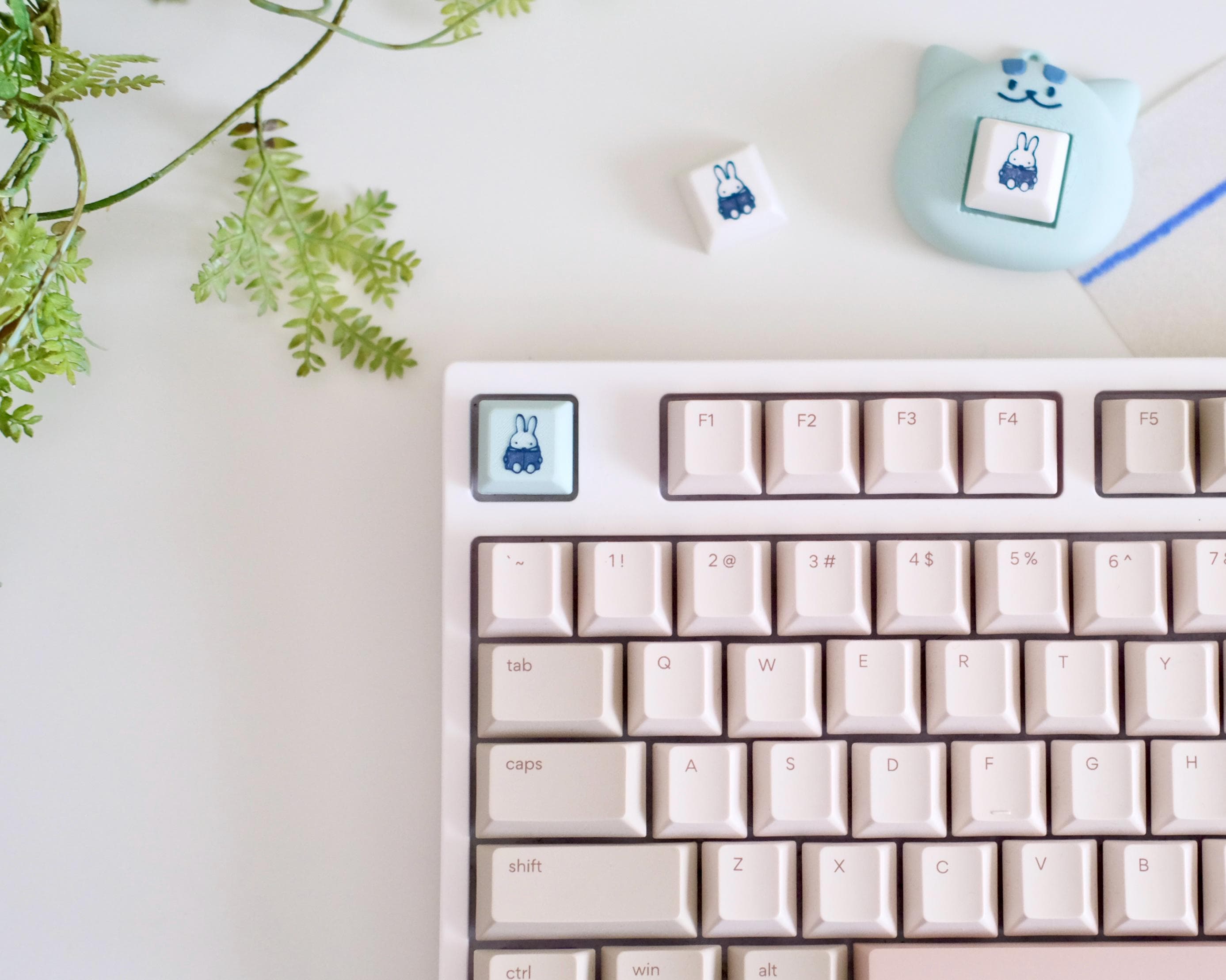 Miffy Inspired Reading Artisan Keycap | XDA Profile Cherry Stem