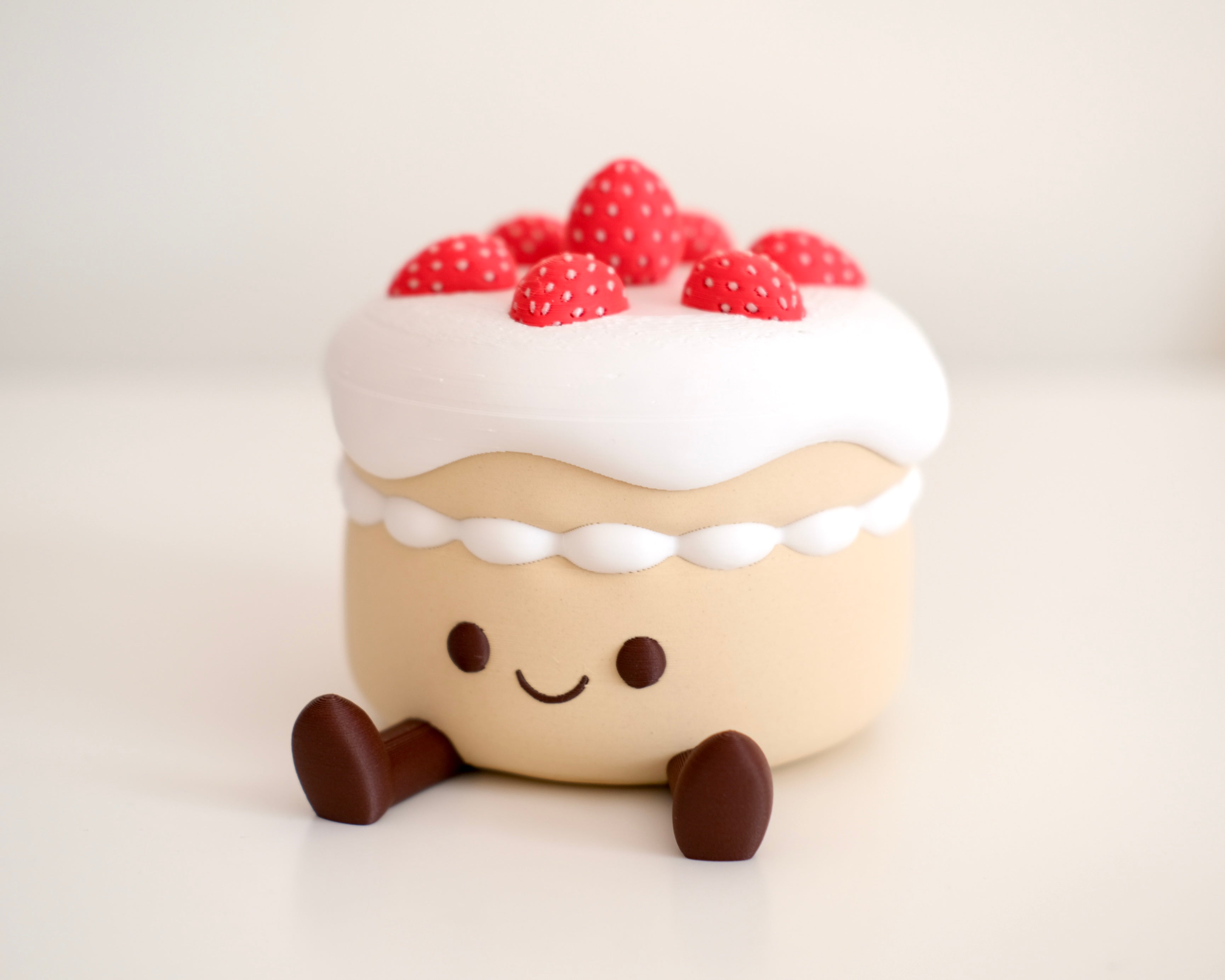 Strawberry cake storage box
